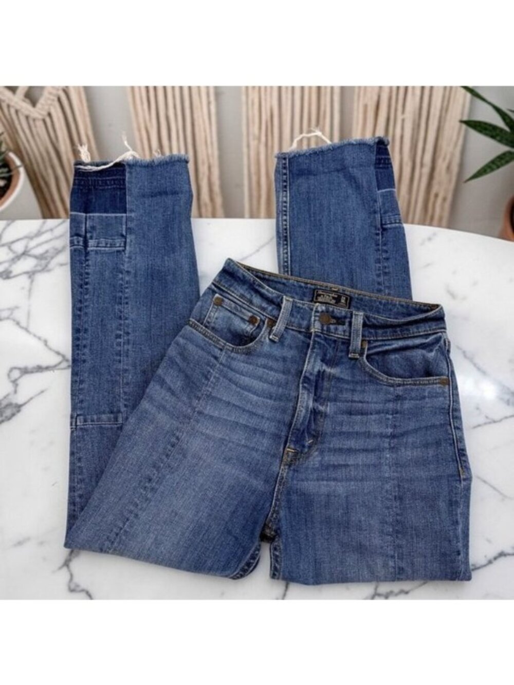 Abercrombie & Fitch Zoe Natural Rise Ankle Straight Jeans Size 24 00